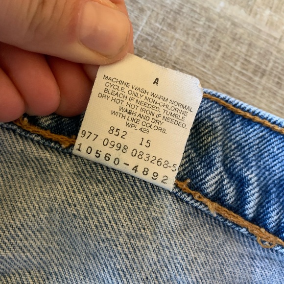 Vintage 90s Levi's 560 Loose Fit Straight Leg Womens Jr 5 S Distressed 26x28.5 - Picture 4 of 13